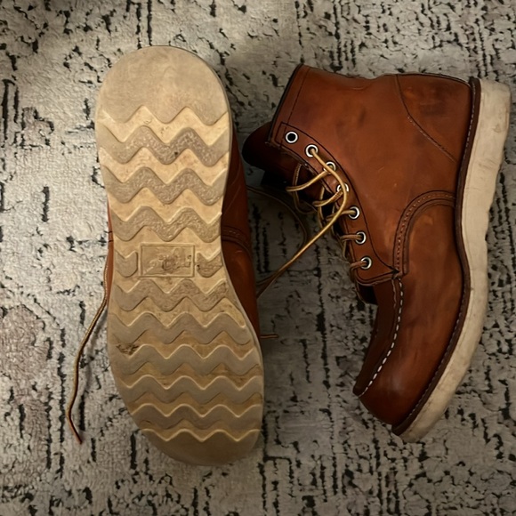 Red Wing Heritage Classic Moc 6-Inch Boot in Oro Legacy 875 - Picture 6 of 9